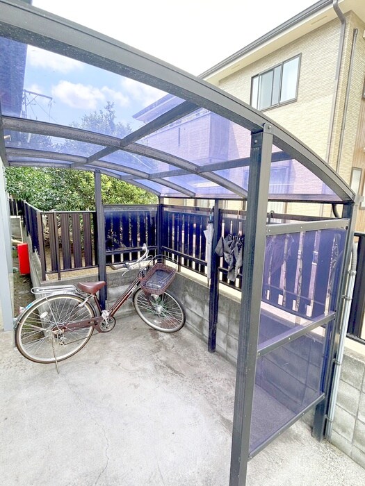 リラ・ハウスの物件外観写真