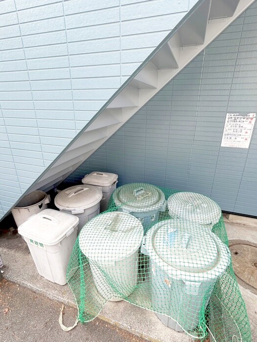 リラ・ハウスの物件外観写真