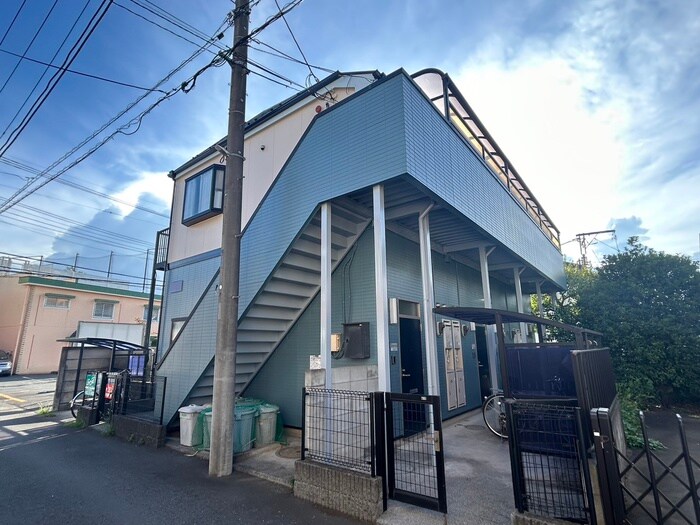 リラ・ハウスの物件外観写真