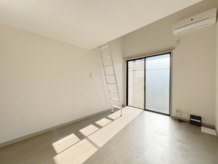 リラ・ハウスの物件内観写真