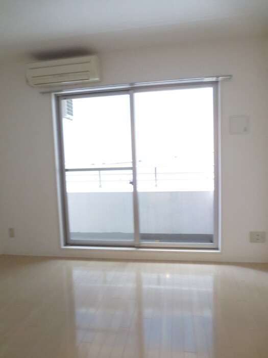 レジディア三越前の物件内観写真