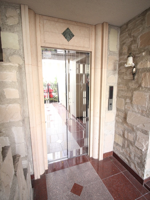 ＦＲＯＮＴＲＹの物件外観写真