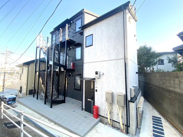 ヒルズ妙蓮寺の物件外観写真