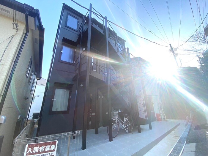 ヒルズ妙蓮寺の物件外観写真