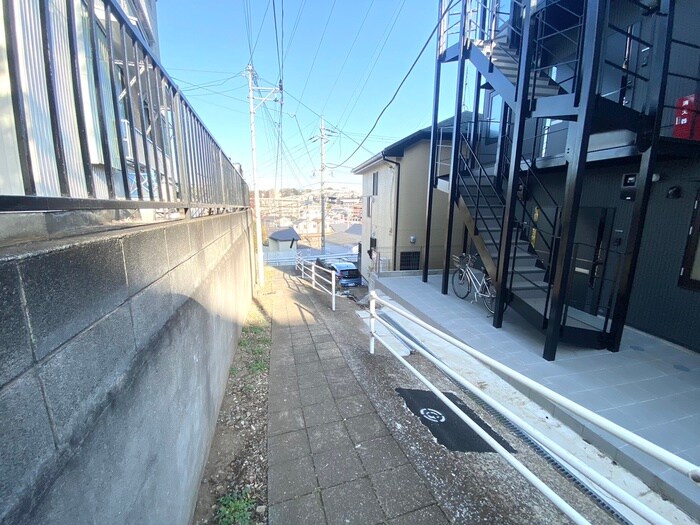 ヒルズ妙蓮寺の物件外観写真