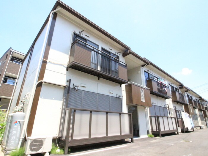 スカイタウン上今泉の物件外観写真