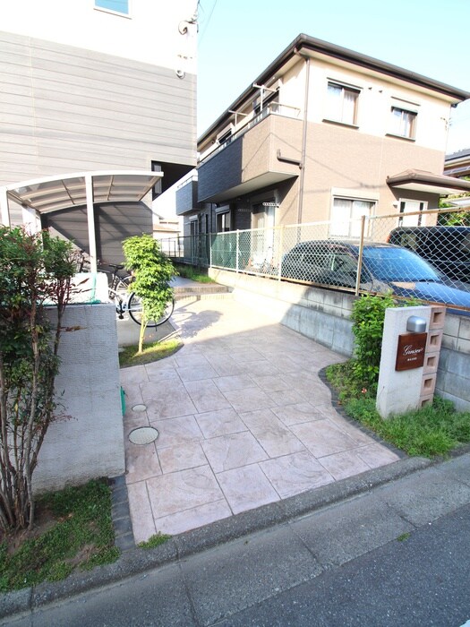 銀生五番館の物件外観写真