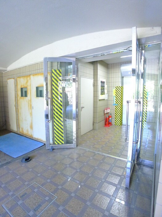 レジデンス・イクマの物件外観写真