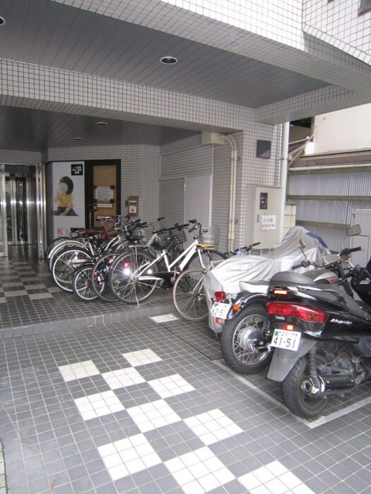 アベニュ－等々力５の物件外観写真