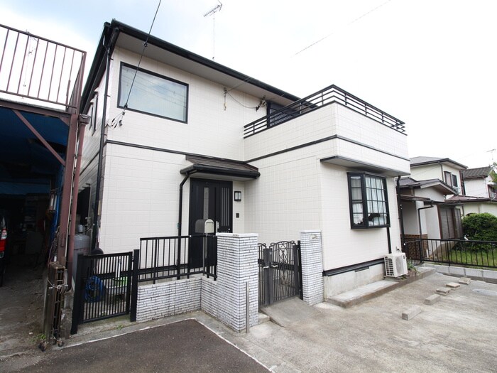 青山天口貸家の物件外観写真