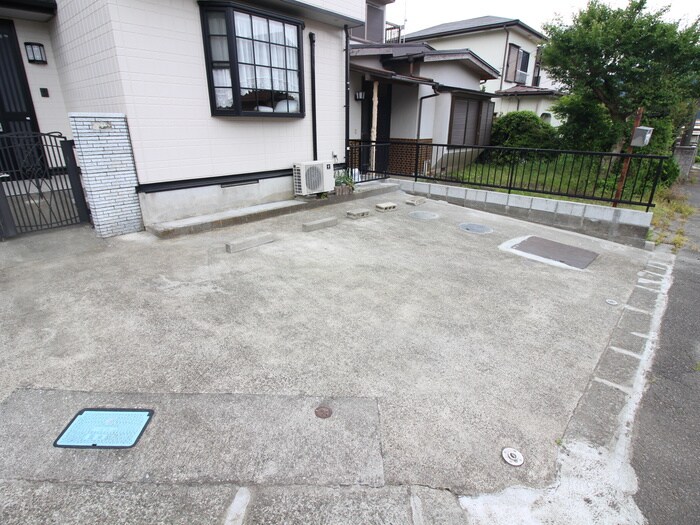 青山天口貸家の物件外観写真