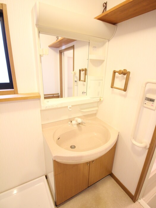 青山天口貸家の物件内観写真