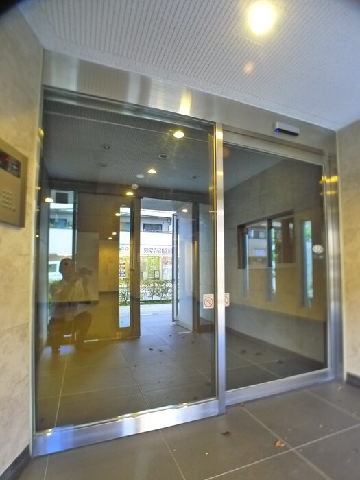 ﾕﾘｶﾛｾﾞ西新井(101)の物件外観写真