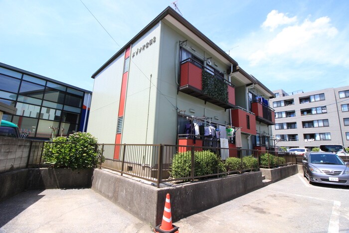 メゾン片倉第２の物件外観写真