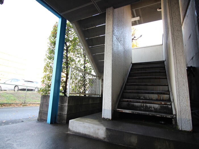 グランディ－ル希望ヶ丘Ａの物件外観写真