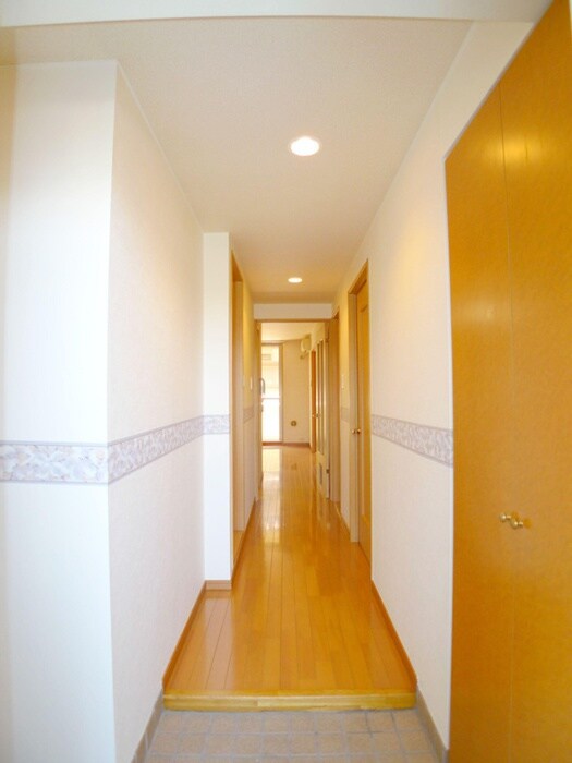 シャングリア丸太の物件内観写真