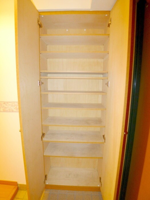 シャングリア丸太の物件内観写真