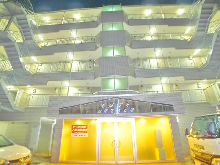 イーストアベニューの物件外観写真