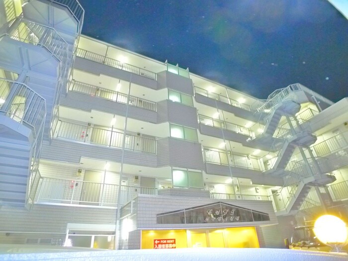 イーストアベニューの物件外観写真