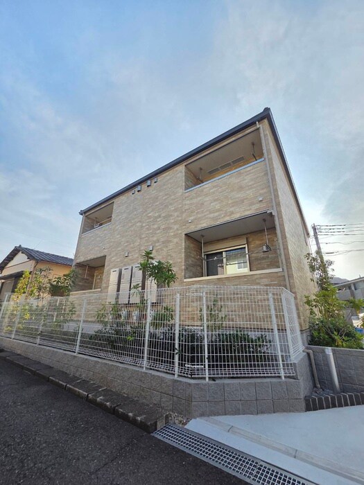 エレガンシア　Ⅴの物件外観写真