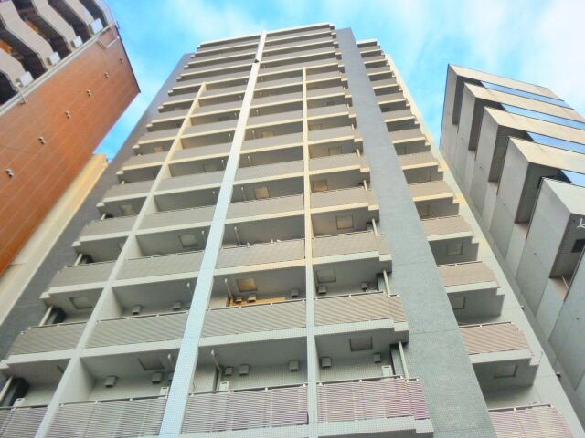 パ－クキュ－ブ神田の物件外観写真