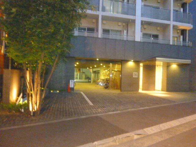 パ－クキュ－ブ神田の物件外観写真