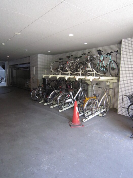 パ－クキュ－ブ神田の物件外観写真