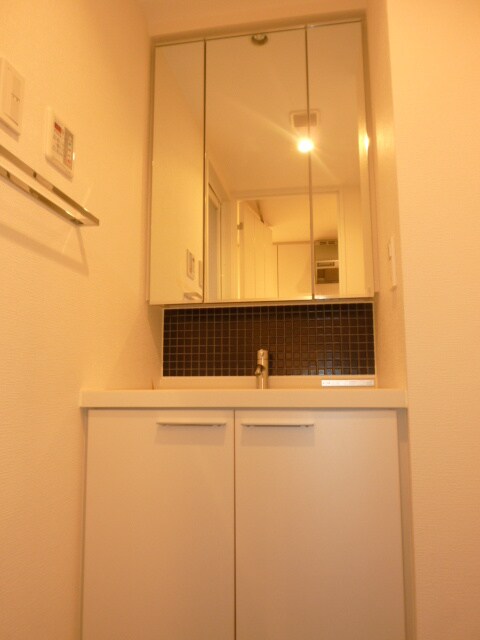 パ－クキュ－ブ神田の物件内観写真