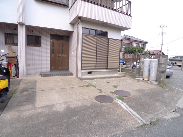 岩沢貸家の物件外観写真