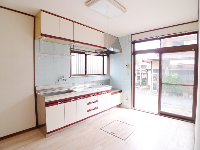 岩沢貸家の物件内観写真