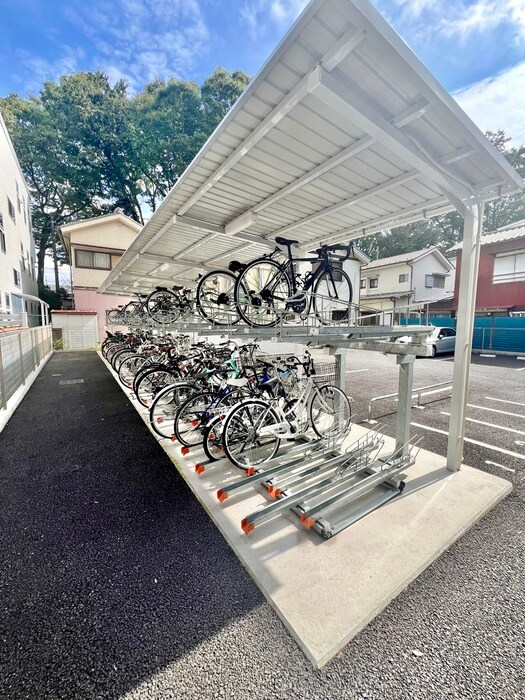 Roots新都心の物件外観写真