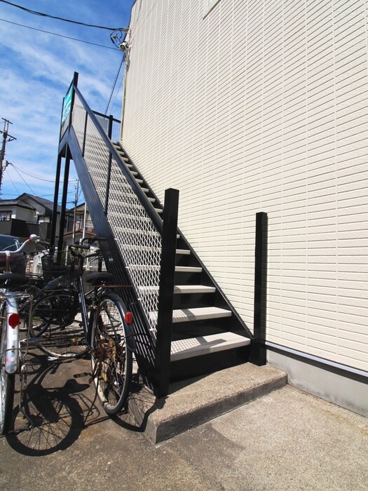 レオパレスK・I・Tの物件外観写真