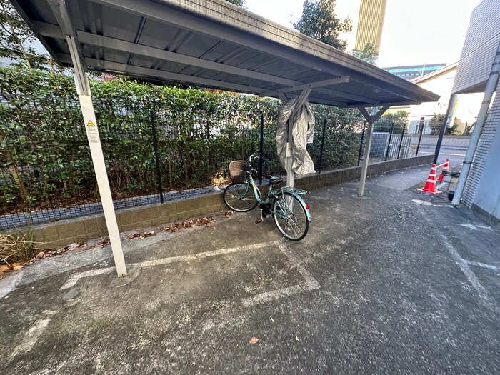 よしみハウジングビルの物件外観写真