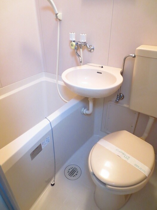 よしみハウジングビルの物件内観写真