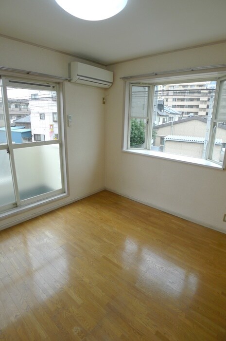 メゾンジュネスの物件内観写真