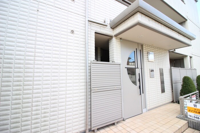 カーサヴィエントの物件外観写真