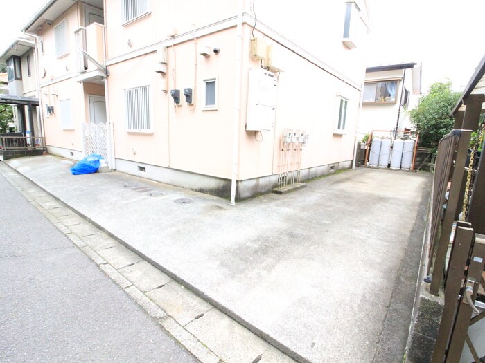 ロジュマンエビナの物件外観写真