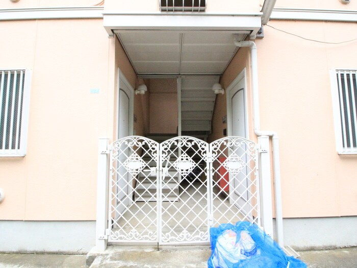 ロジュマンエビナの物件外観写真