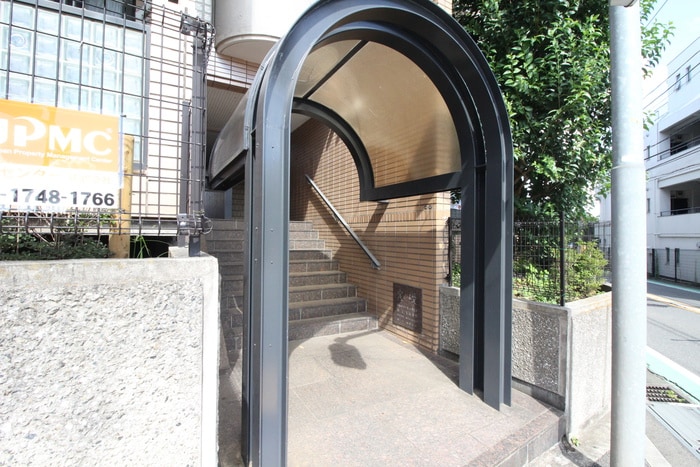 第一秀恵レジデンスの物件外観写真