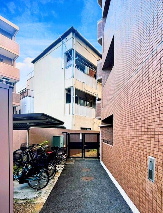 小林ビルの物件外観写真