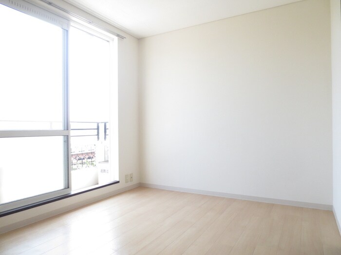 シャトル中山の物件内観写真