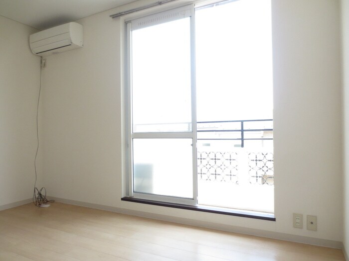 シャトル中山の物件内観写真