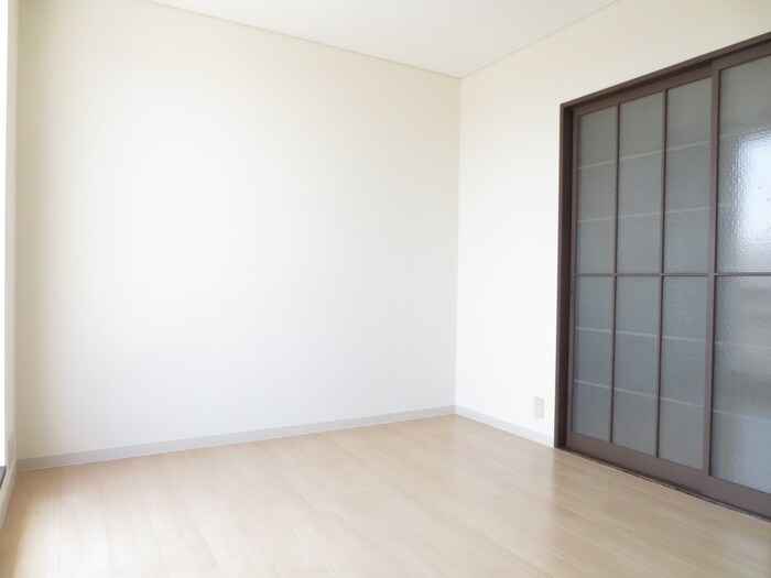 シャトル中山の物件内観写真