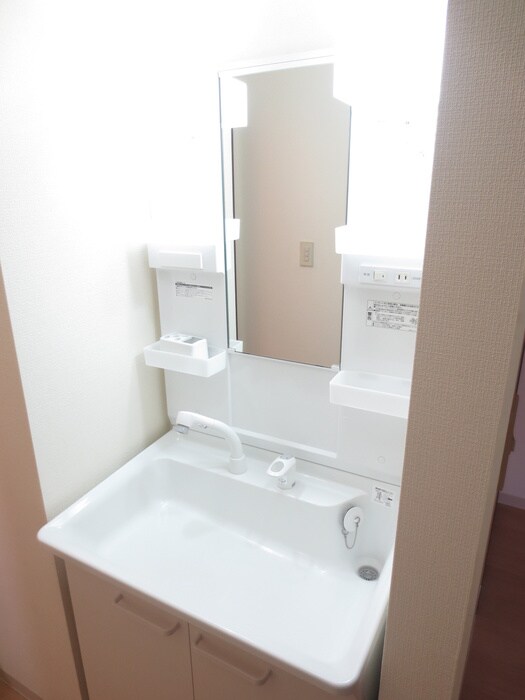 シャトル中山の物件内観写真