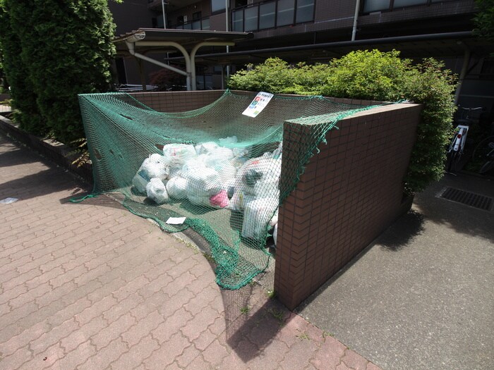 フォレストマンションの物件外観写真