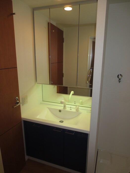 ﾛｲﾔﾙﾊﾟｰｸｽﾀﾜｰ南千住の物件内観写真