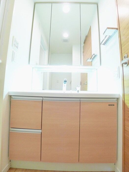 ﾛｲﾔﾙﾊﾟｰｸｽﾀﾜｰ南千住の物件内観写真