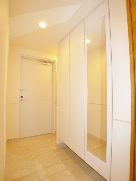 ﾛｲﾔﾙﾊﾟｰｸｽﾀﾜｰ南千住の物件内観写真