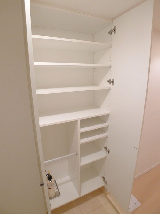 ﾛｲﾔﾙﾊﾟｰｸｽﾀﾜｰ南千住の物件内観写真