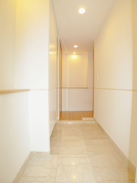 ﾛｲﾔﾙﾊﾟｰｸｽﾀﾜｰ南千住の物件内観写真